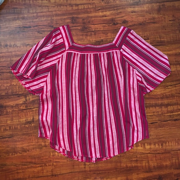 Universal Threads Ruffle-Sleeve Top - Picture 5 of 8